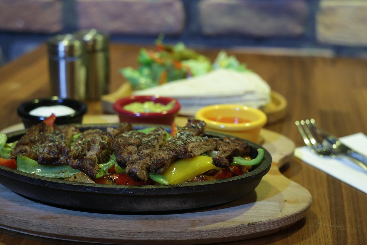 Voswos Garage Coffee Hotel Antalya Eksteriør bilde
