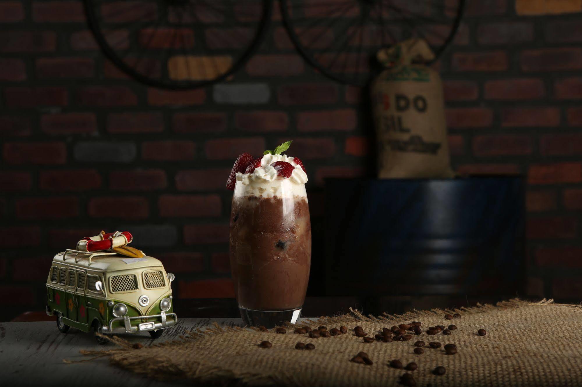 Voswos Garage Coffee Hotel Antalya Eksteriør bilde