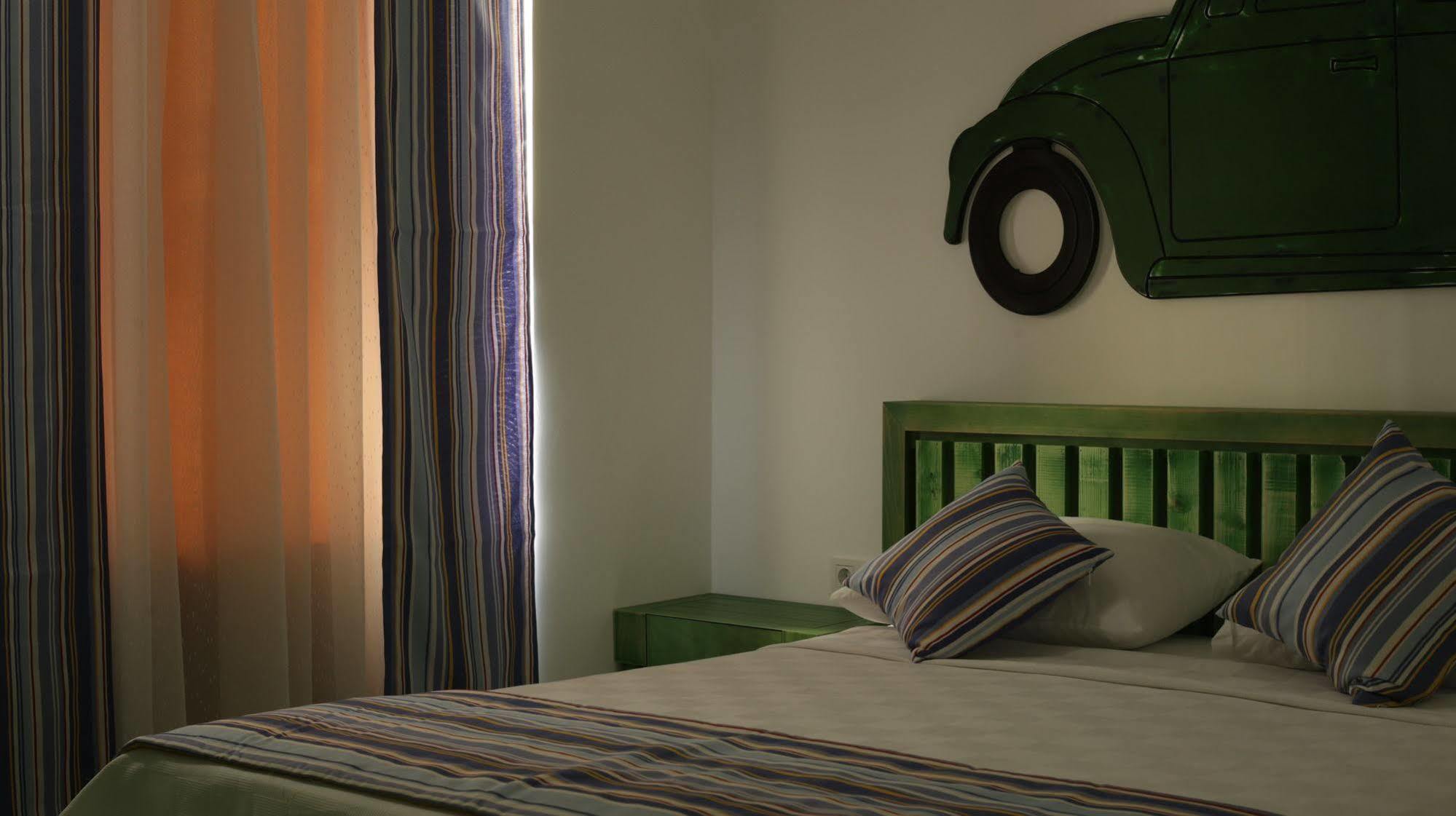 Voswos Garage Coffee Hotel Antalya Eksteriør bilde